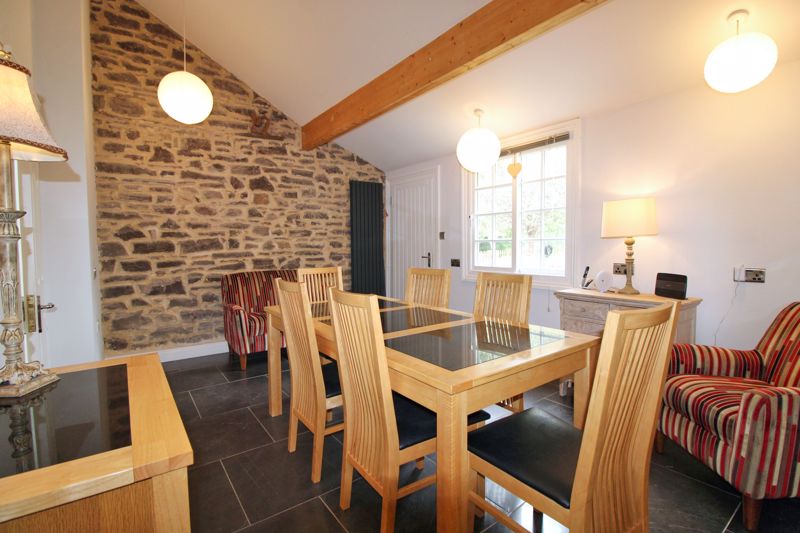 Annexe dining room